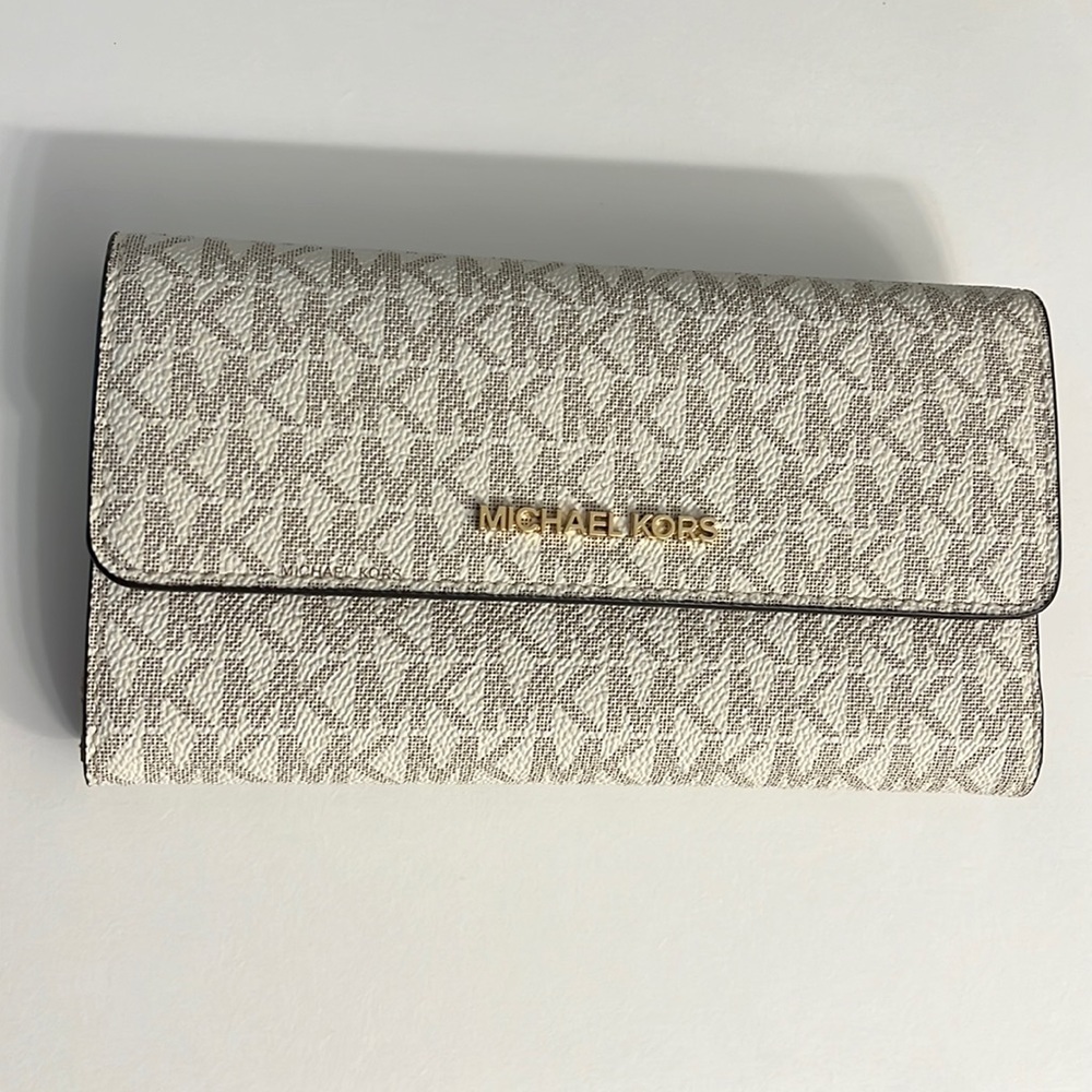 MICHAEL KORS Jet Set Travel Wallet